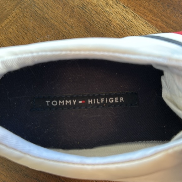 Tommy Hilfiger Sneakers size 9 - Picture 3 of 5